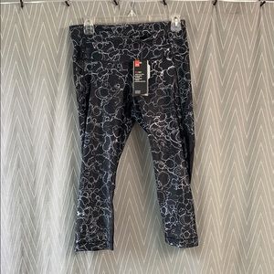 NWT Under Armour compression leggings